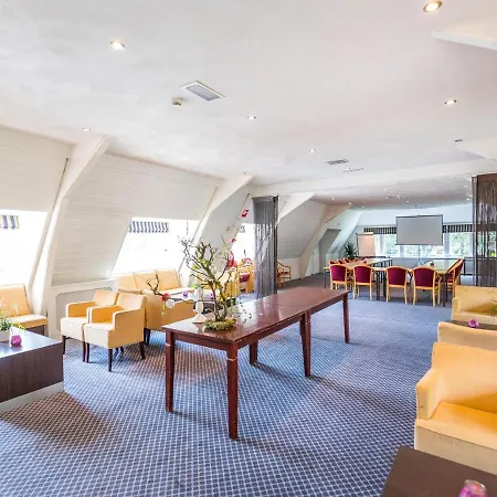 Chalet Modern With Dishwasher, On A Park, Close To Park De Veluwe *